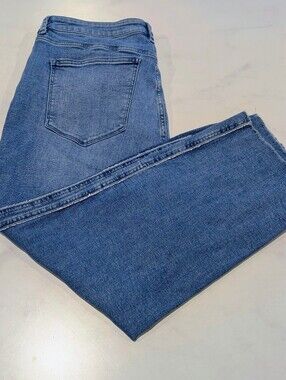 DL1961 Mara Straight Leg Mid-Blue Jeans